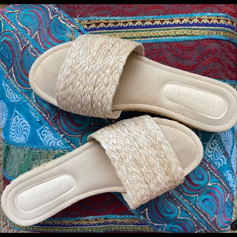 Woven slide sandals